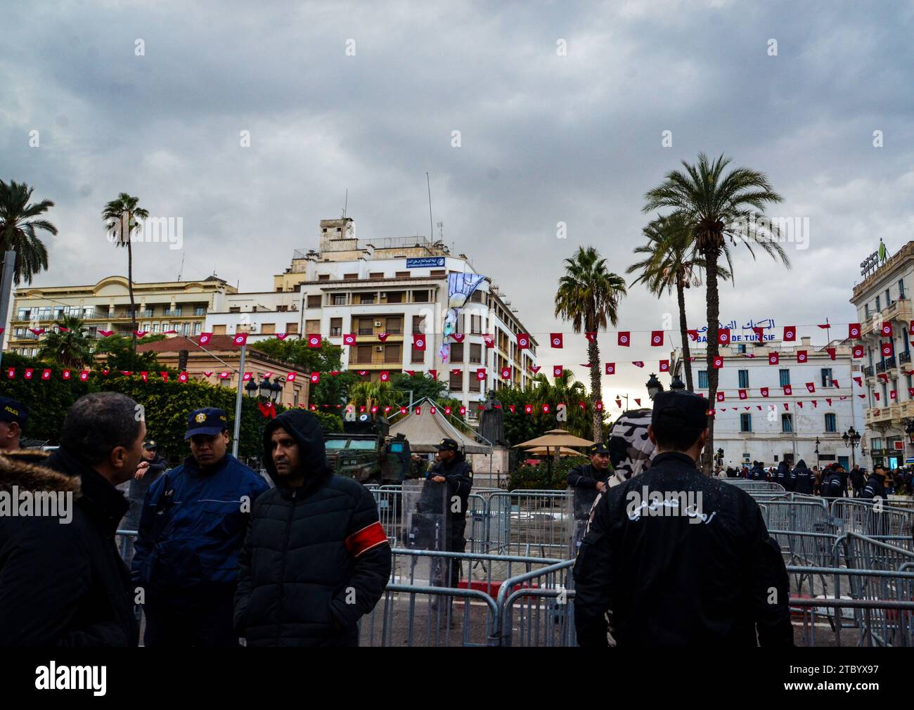 Tunisi, Tunisia. 9 dicembre 2023: Tunisi, Tunisia. 9 dicembre. Una marcia per i diritti e le libertà si tiene a Tunisi in occasione del 75° anniversario della dichiarazione universale dei diritti dell'uomo. Crediti: ZUMA Press, Inc./Alamy Live News Foto Stock