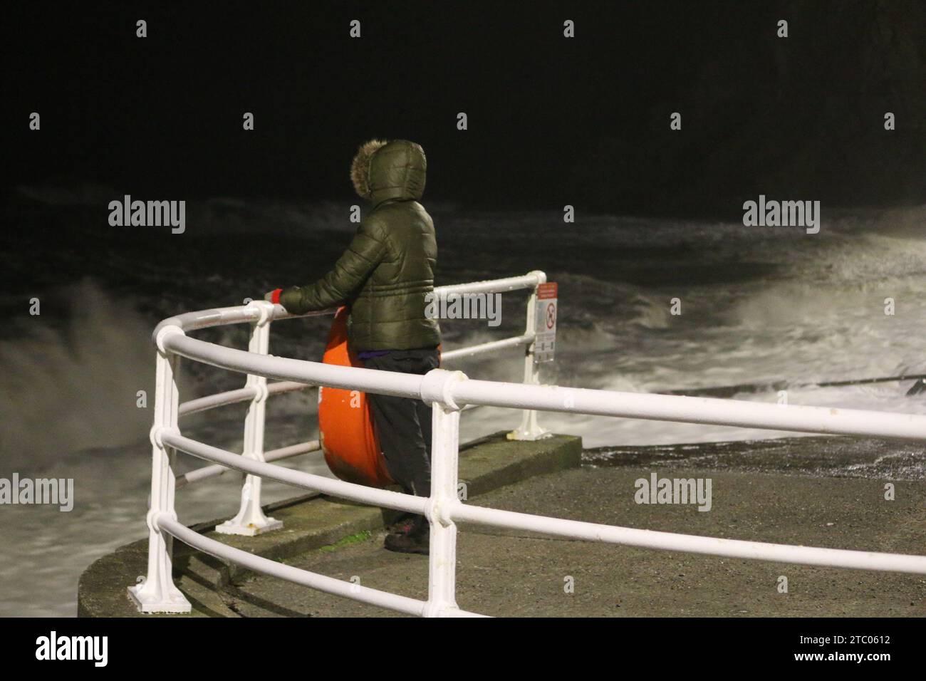 Aberystwyth Galles Regno Unito meteo 9 dicembre 2023. I venti della forza di Gale hanno colpito la costa occidentale del Regno Unito crediti: mike davies/Alamy Live News Foto Stock