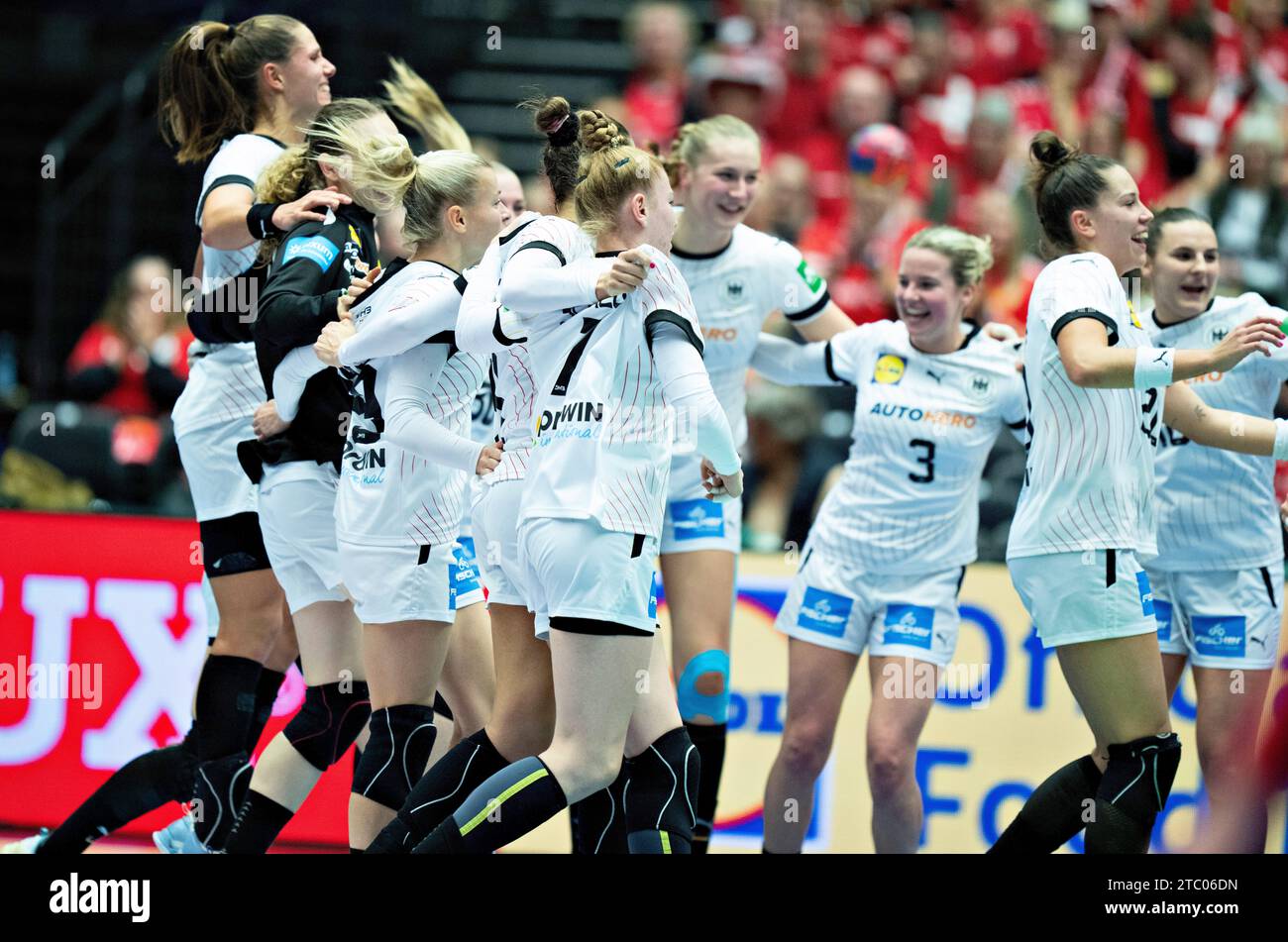 La Germania vince l'IHF World Womens Handball Championship match tra Serbia e Germania nel turno principale gruppo 3 a Jyske Bank Boxen a Herning Danimarca, sabato 9 dicembre. (Foto: Henning Bagger/Ritzau Scanpix) Foto Stock