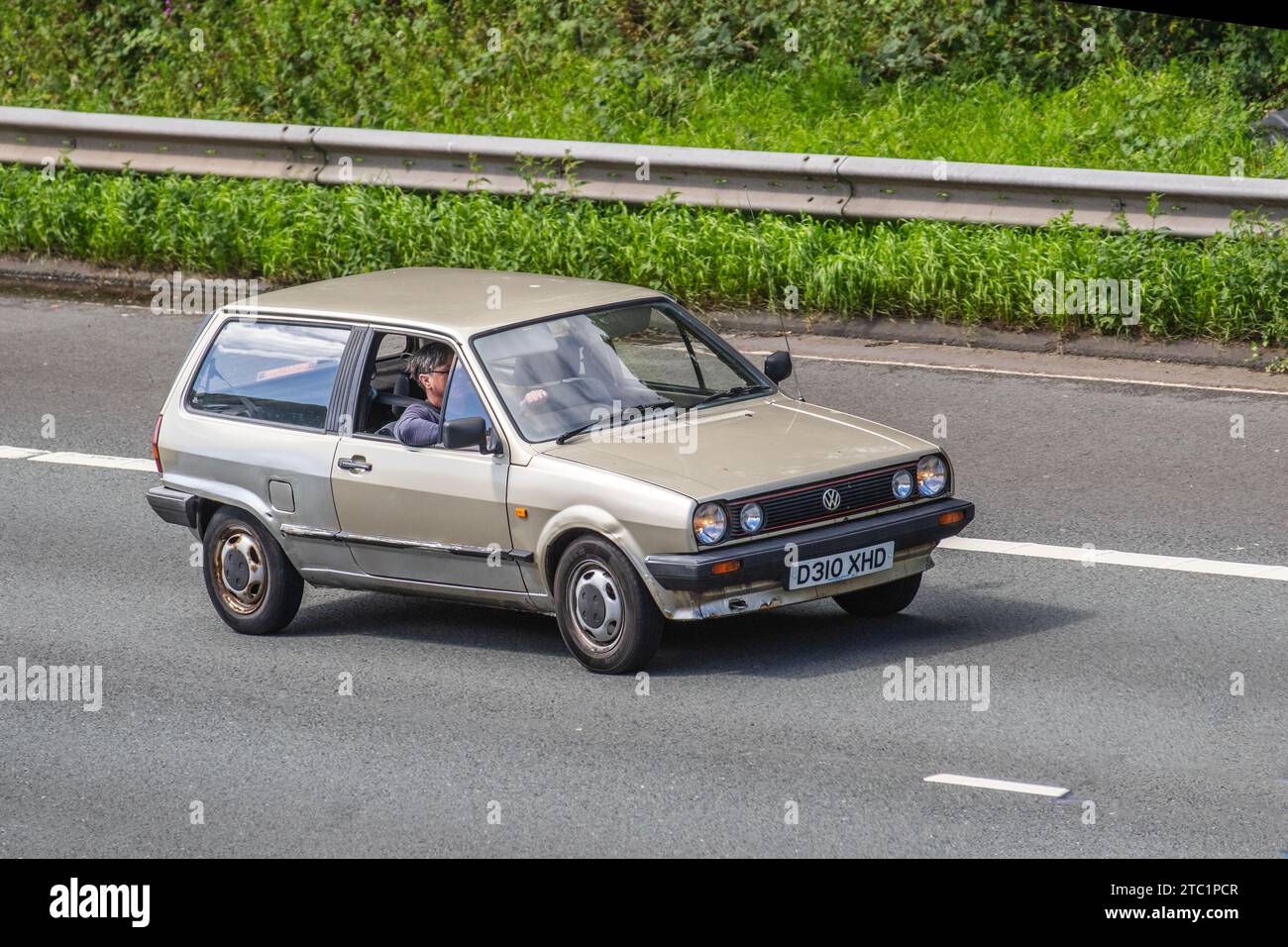 Volkswagen Polo Cl Gold Car Hatchback benzina anni '1987 80 1272 cc; motori d'epoca restaurati, collezionisti di automobili appassionati di motori, auto storiche che viaggiano nella Greater Manchester, Regno Unito Foto Stock