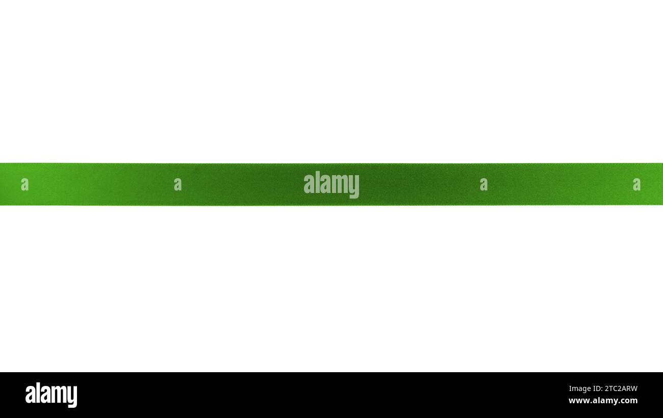 Linea nastro satinata di colore verde isolata su sfondo bianco, elemento Foto Stock