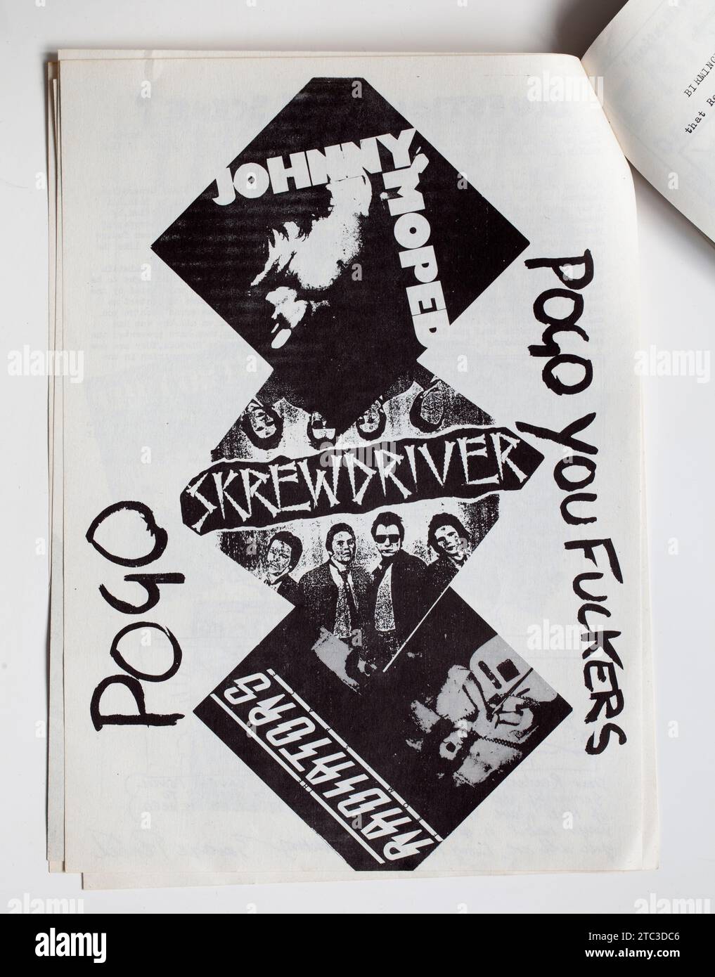 Spot pubblicitari per Johnny Moped The Radiators e Skrewdriver nel 1970s SNIFFIN' GLUE Punk Rock Fanzine Magazine Foto Stock