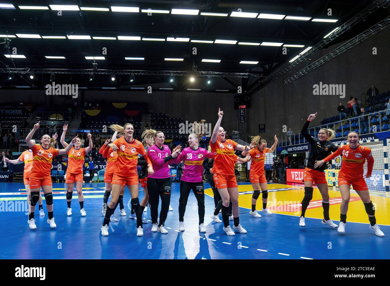 FREDERIKSHAVN - i Paesi Bassi festeggiano la sconfitta della Spagna durante il turno principale del gruppo IV della Coppa del mondo di pallamano nell'Arena Nord. ANP RONALD HOOGENDOORN Foto Stock