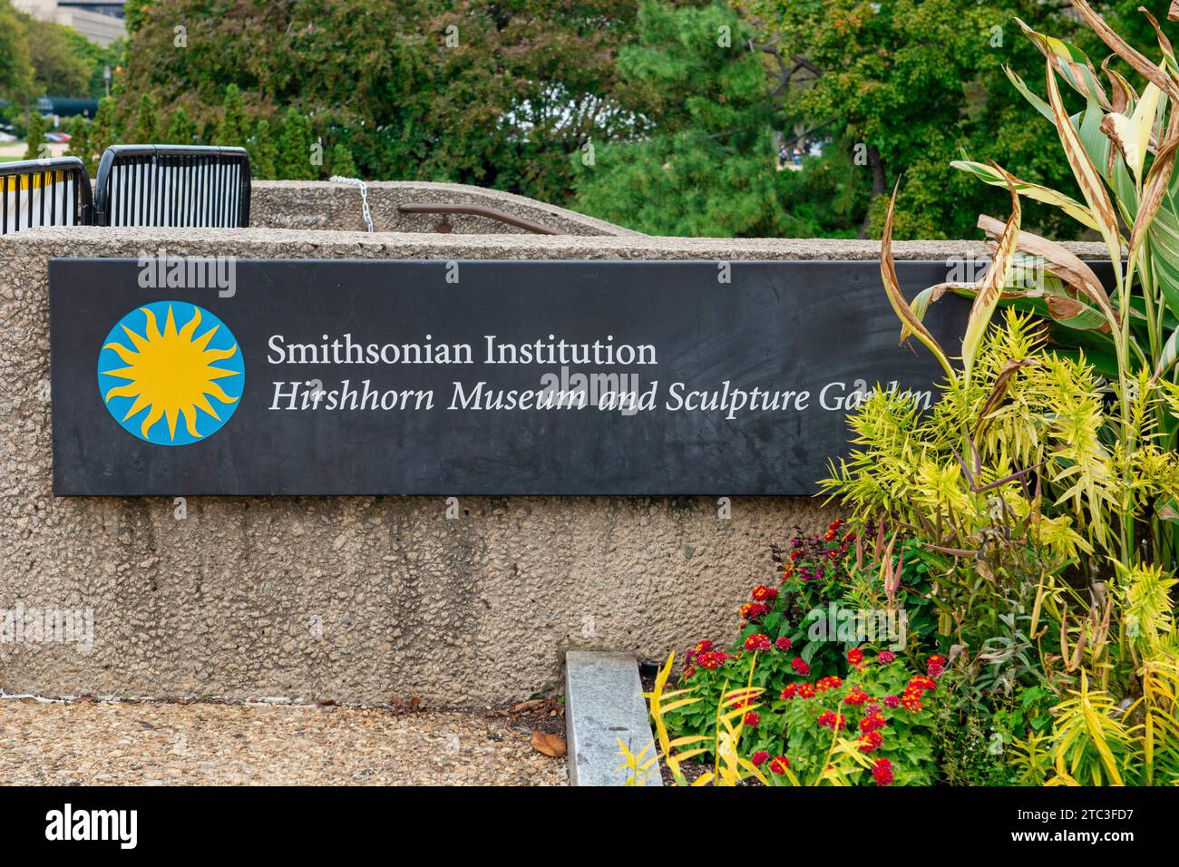 Smithsonian Institution Hirshhorn Museum e insegna Sculpture Garden a Washington DC Foto Stock