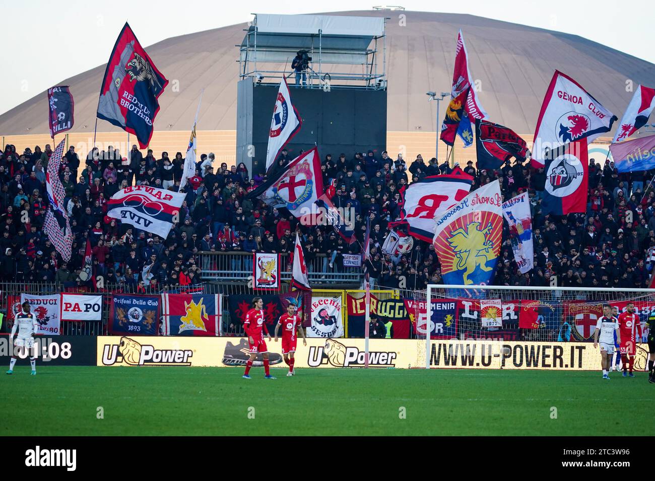 Monza, Italia. 10 dicembre 2023. Tifosi del Genoa CFC, durante AC Monza vs Genoa CFC - serie A, allo stadio U-Power. Crediti: Alessio Morgese/Alessio Morgese/Emage/Alamy live news Foto Stock