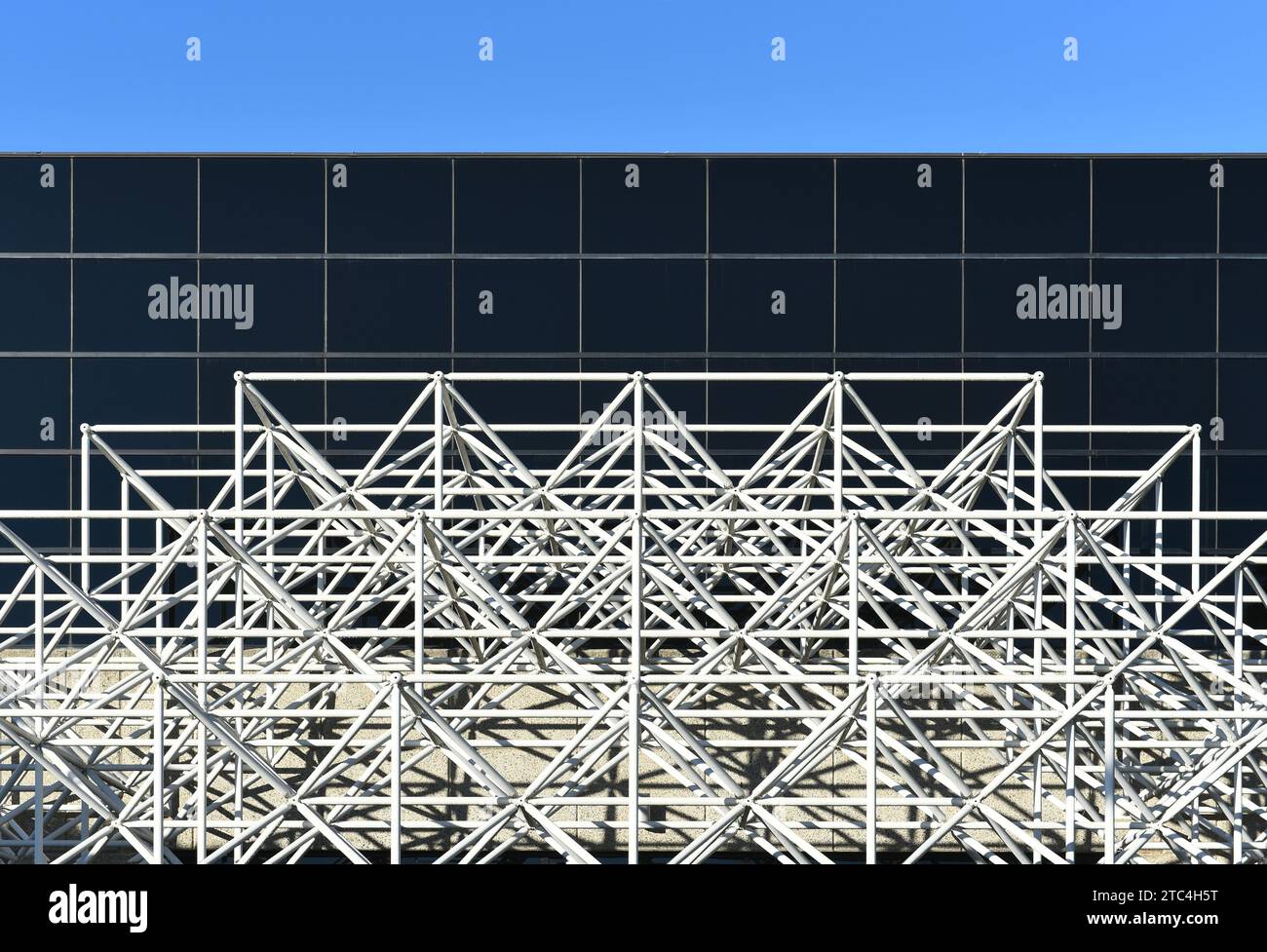 TUSTIN, CALIFORNIA - 12 novembre 2023: Struttura al Carnegie Centre, complesso commerciale, Tustin, California Foto Stock