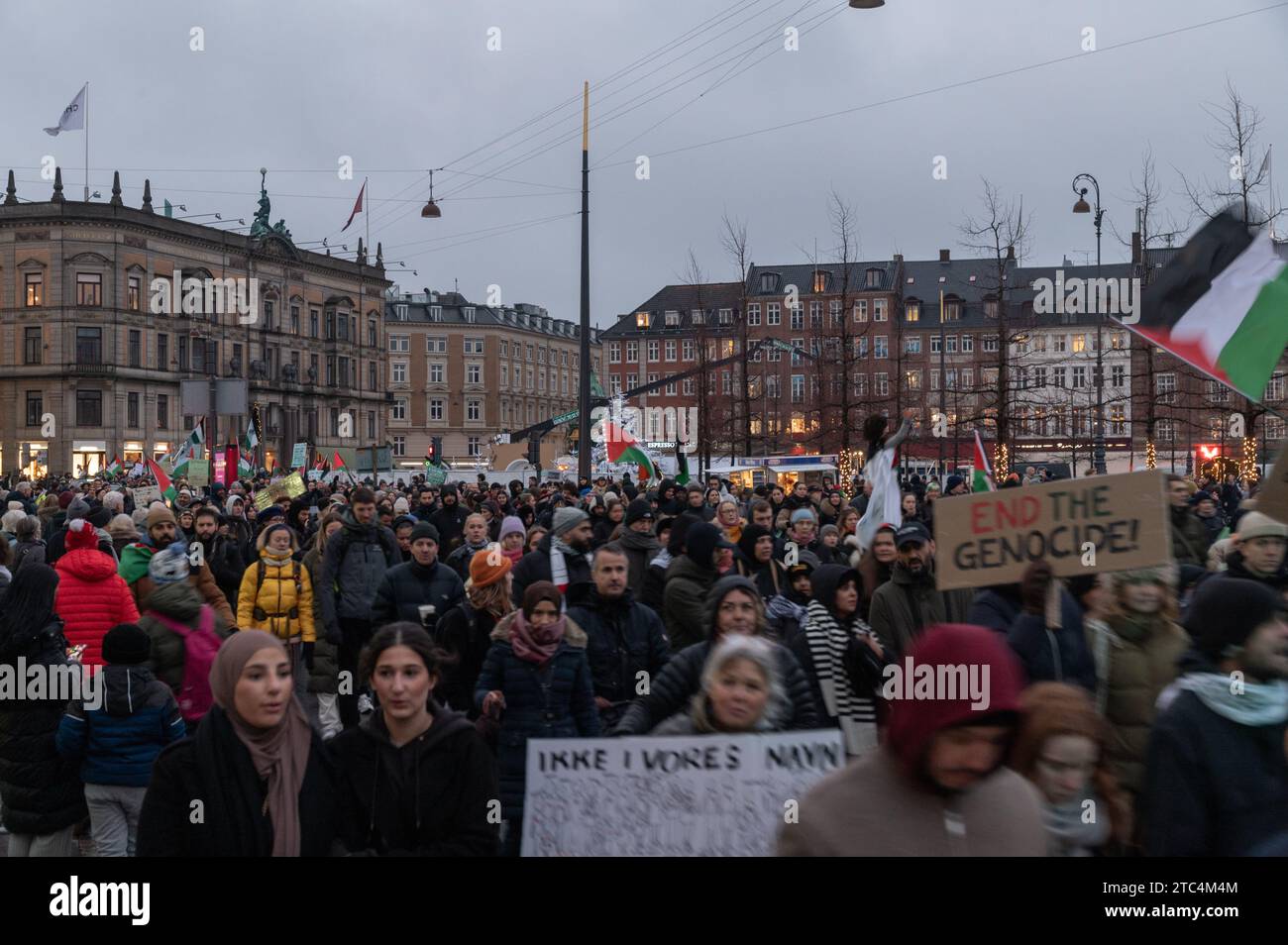 Copenhagen, Danimarca. 10 dicembre 2023. Grande manifestazione pro-Palestina per le strade di Copenaghen, Danimarca domenica 10 dicembre 2023 credito: Pahas/Alamy Live News Foto Stock