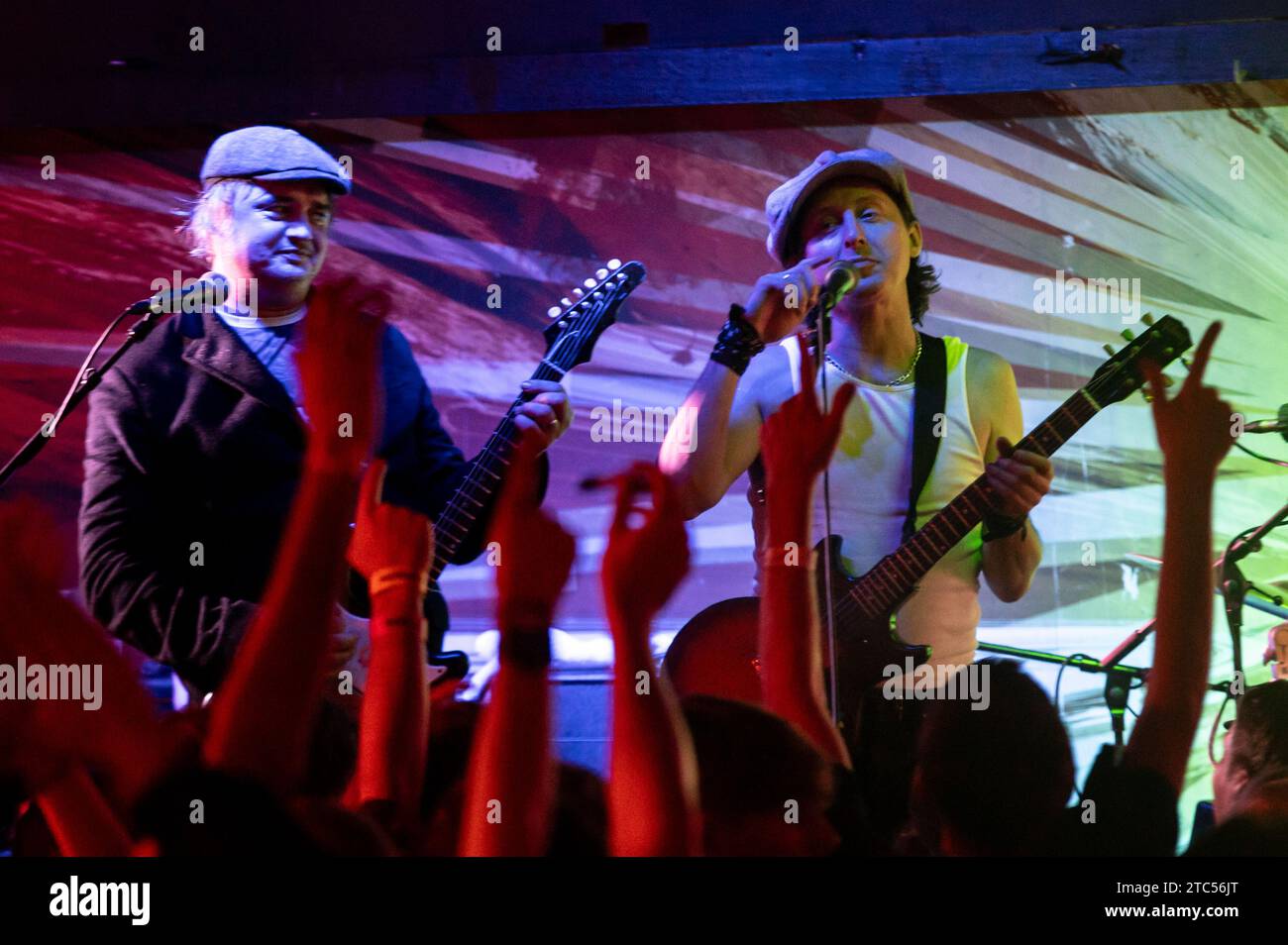 Margate, Regno Unito. 10 dicembre 2023. I Libertines suonano in un Lido tutto esaurito per la seconda notte di fila, celebrando l'imminente uscita del nuovo album "All Quiet on the Eastern Esplanade". Cristina Massei/Alamy Live News Foto Stock