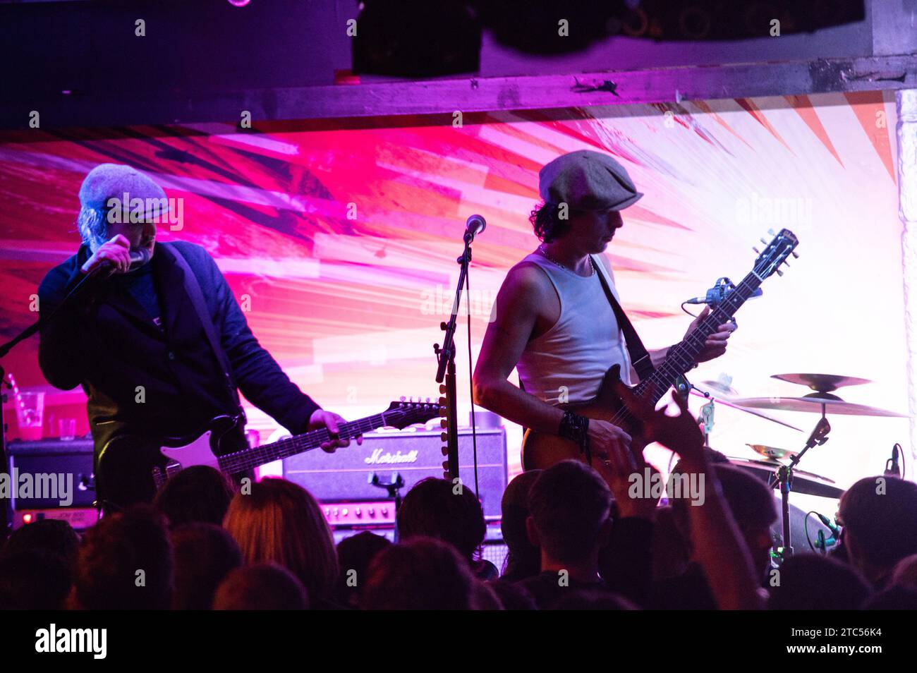 Margate, Regno Unito. 10 dicembre 2023. I Libertines suonano in un Lido tutto esaurito per la seconda notte di fila, celebrando l'imminente uscita del nuovo album "All Quiet on the Eastern Esplanade". Cristina Massei/Alamy Live News Foto Stock