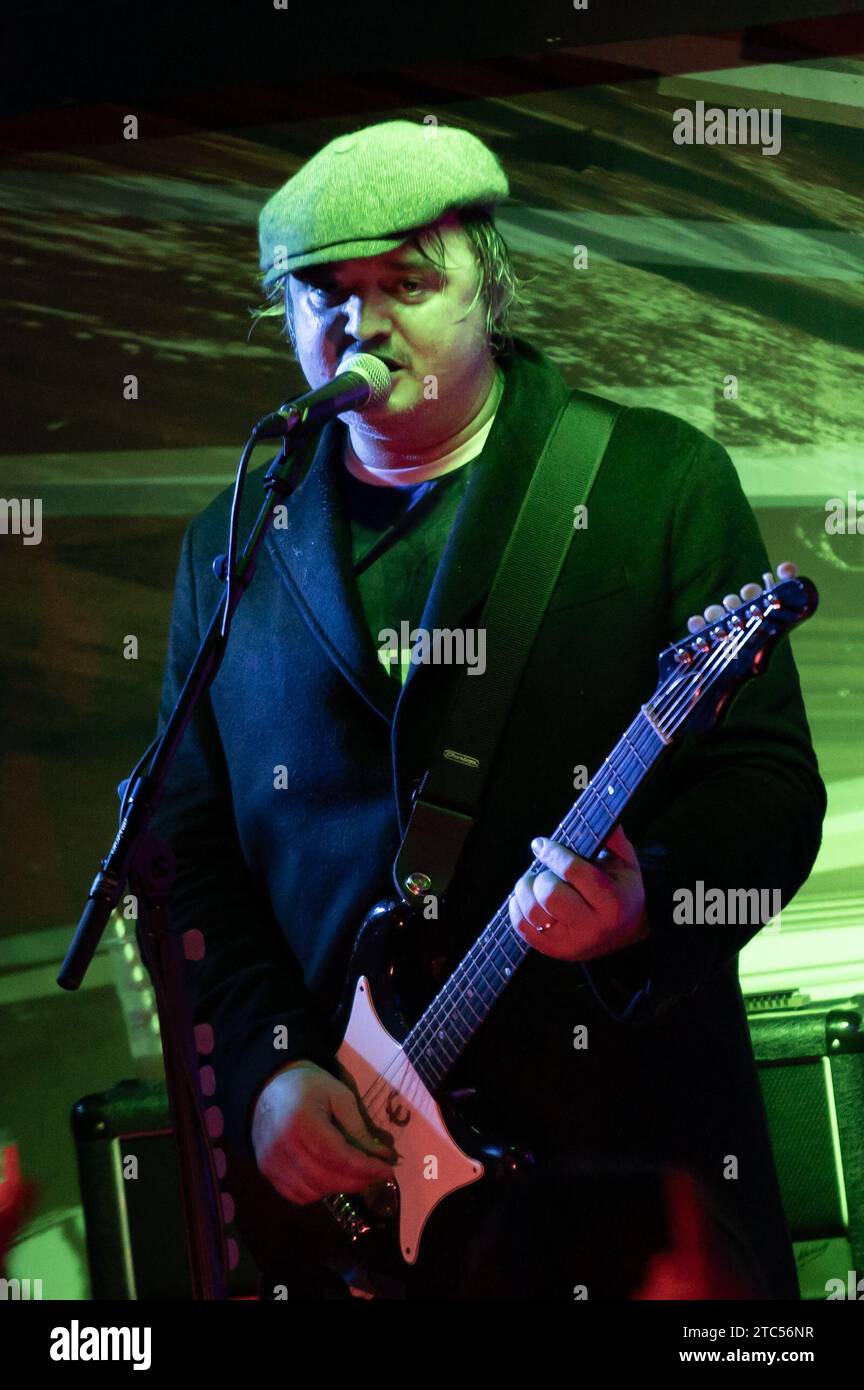 Margate, Regno Unito. 10 dicembre 2023. I Libertines suonano in un Lido tutto esaurito per la seconda notte di fila, celebrando l'imminente uscita del nuovo album "All Quiet on the Eastern Esplanade". Cristina Massei/Alamy Live News Foto Stock