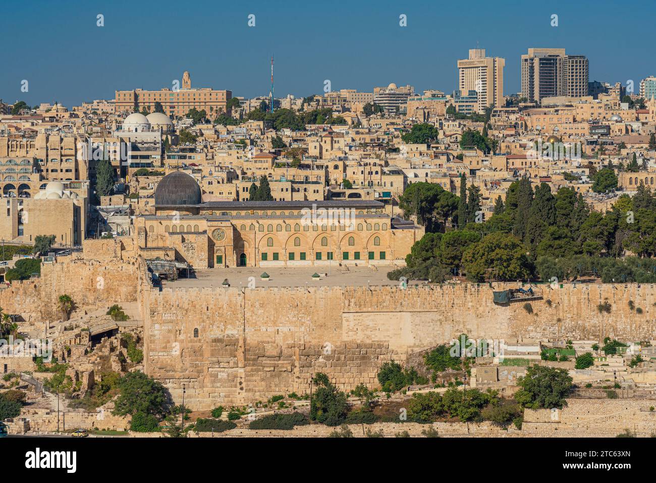 Vista della moschea di al-Aqsa, un punto di riferimento islamico, sul Monte del Tempio, Gerusalemme, Israele Foto Stock