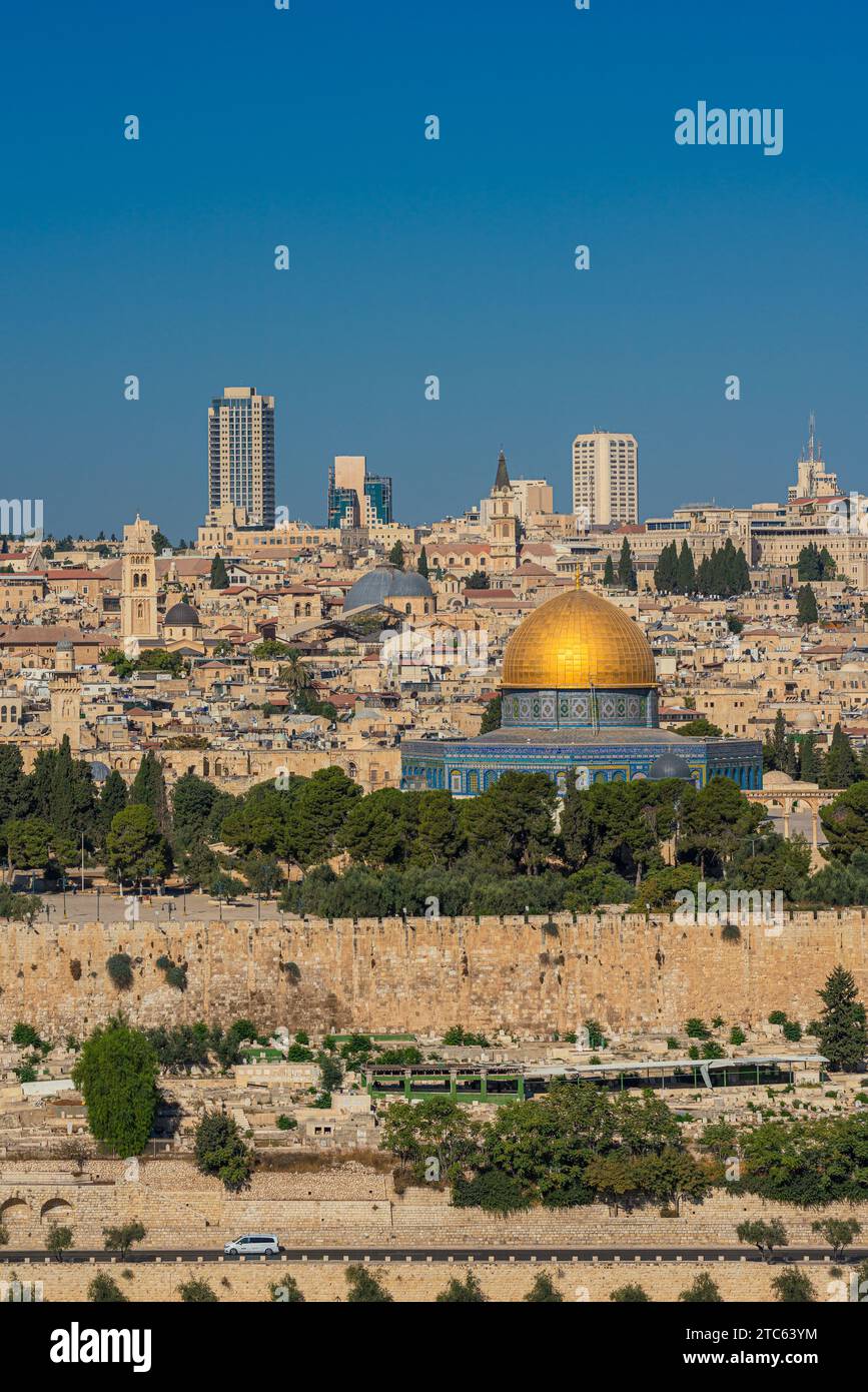 Veduta di Gerusalemme, Israele, con la scintillante Cupola della roccia sul Monte del Tempio Foto Stock