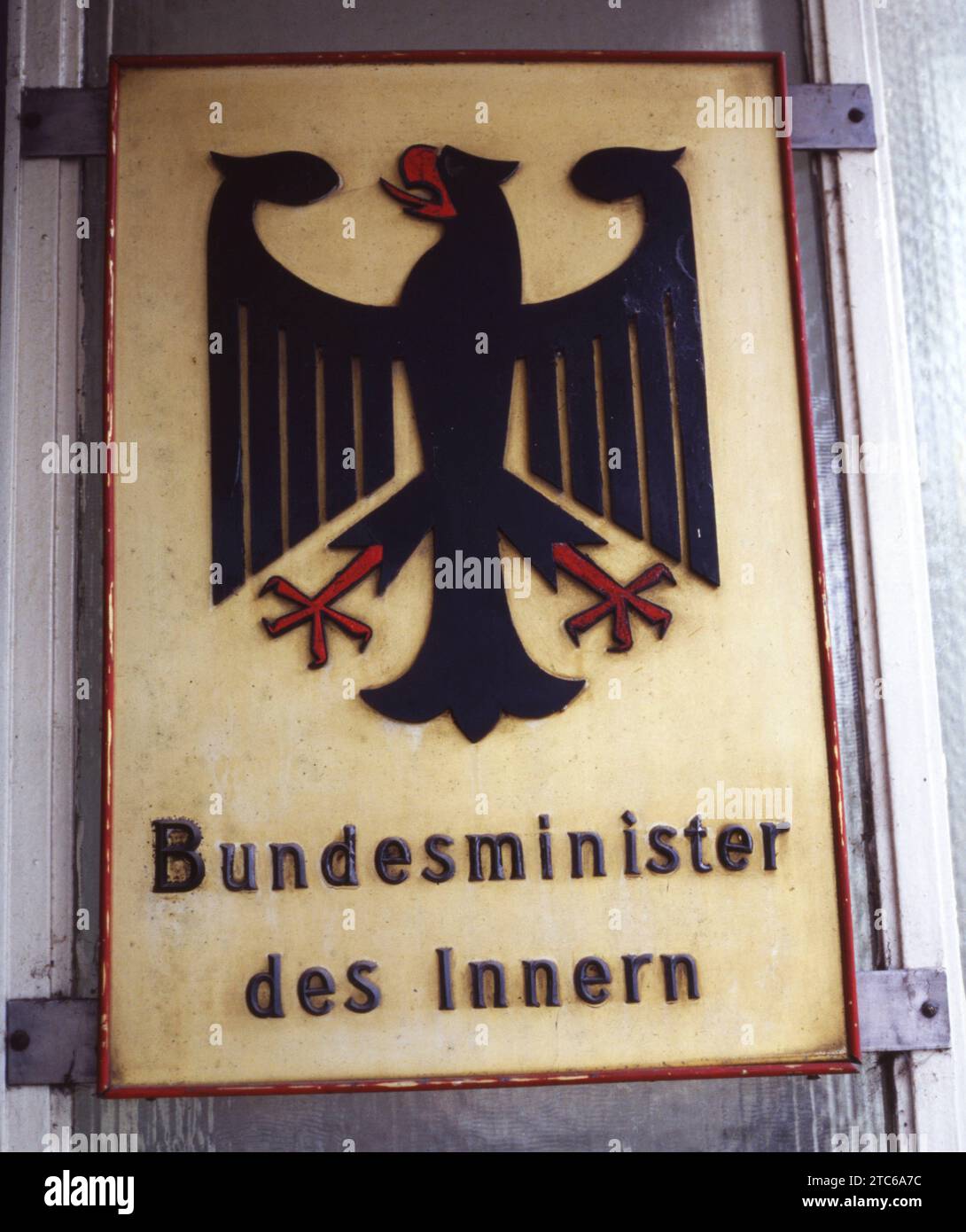 DATA RECORD NON DICHIARATA 84-5Jahre Ereignisse DEU, Deutschland: Die historischen Dias aus den Zeiten 84-85 r Jahre Ereignisse und Personen aus Politik, Kultur, Arbeitsleben, Medizin u.a. Bonn. 10.7,1984. Ministerium des Innern. DEU, Germania: Le diapositive storiche degli eventi degli anni '84-'85 e persone di politica, cultura, vita lavorativa, medicina, ecc.. *** 84 5years events DEU, Germania le diapositive storiche degli eventi 84 85 r anni e persone di politica, cultura, vita lavorativa, medicina, ecc. Bonn 10 7 1984 Ministerium des Innern DEU, Germania le diapositive storiche degli eventi degli anni '84 '85 e Foto Stock