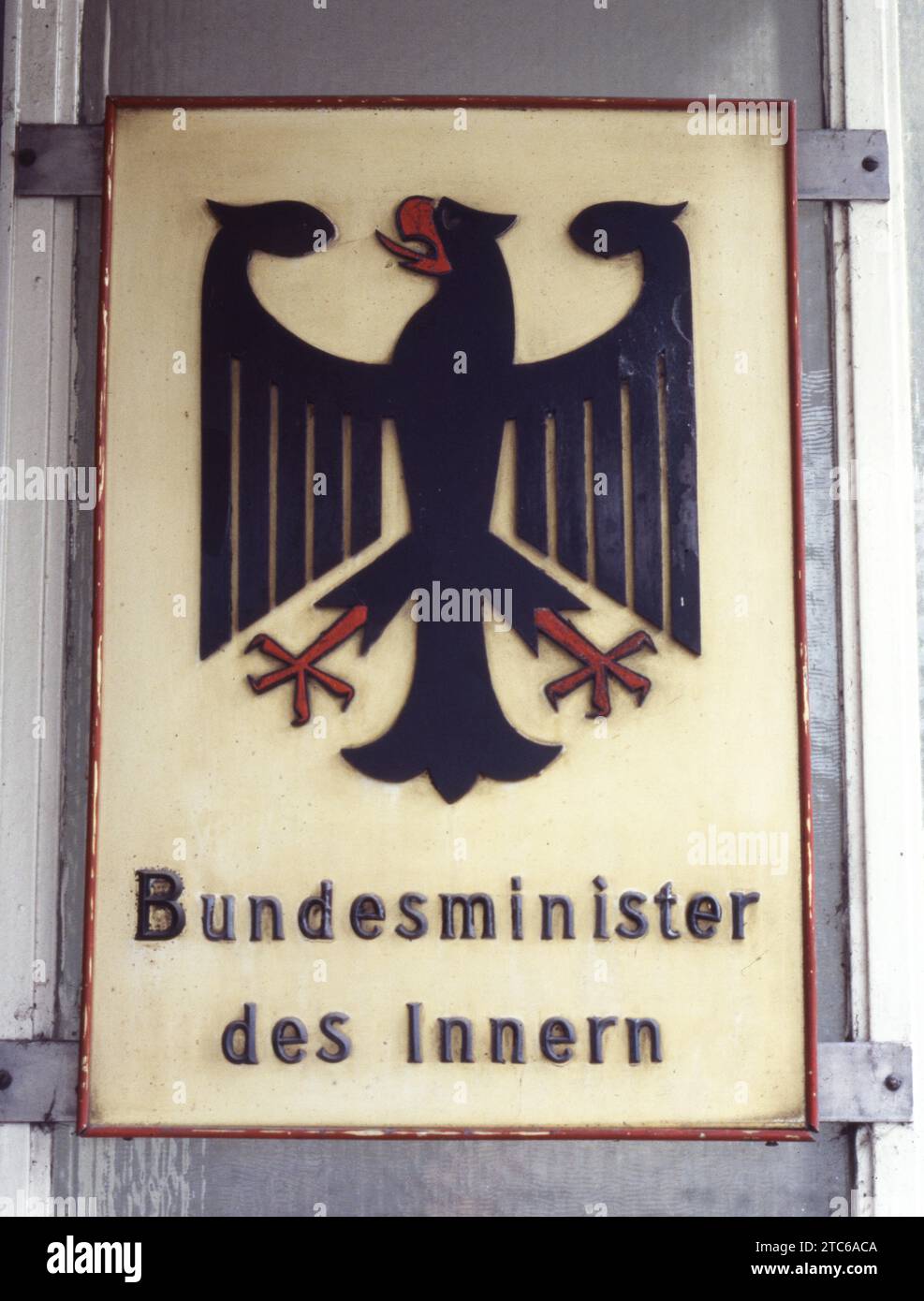 DATA RECORD NON DICHIARATA 84-5Jahre Ereignisse DEU, Deutschland: Die historischen Dias aus den Zeiten 84-85 r Jahre Ereignisse und Personen aus Politik, Kultur, Arbeitsleben, Medizin u.a. Bonn. 10.7,1984. Ministerium des Innern. DEU, Germania: Le diapositive storiche degli eventi degli anni '84-'85 e persone di politica, cultura, vita lavorativa, medicina, ecc.. *** 84 5years events DEU, Germania le diapositive storiche degli eventi 84 85 r anni e persone di politica, cultura, vita lavorativa, medicina, ecc. Bonn 10 7 1984 Ministerium des Innern DEU, Germania le diapositive storiche degli eventi degli anni '84 '85 e Foto Stock