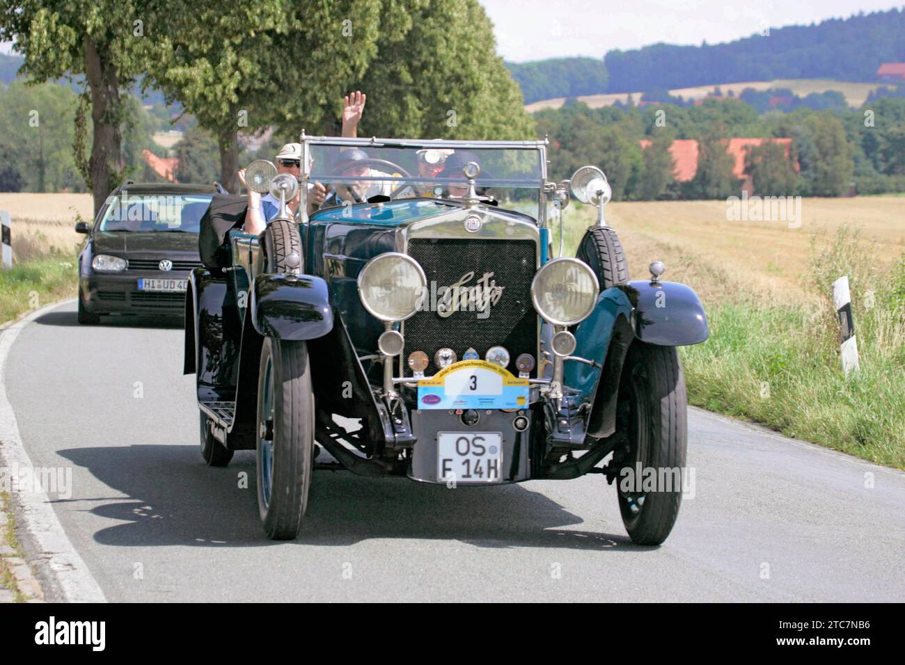 Von der ADAC - Niedersachsen - Classic 2007. Hier Fiat 510 BJ. 1919 - auf der L444 zwischen Reinsen und Stadthagen am 21.07.2007. *** Dall'ADAC Niedersachsen Classic 2007 qui Fiat 510 BJ 1919 sulla L444 tra Reinsen e Stadthagen il 21 07 2007 Foto Stock