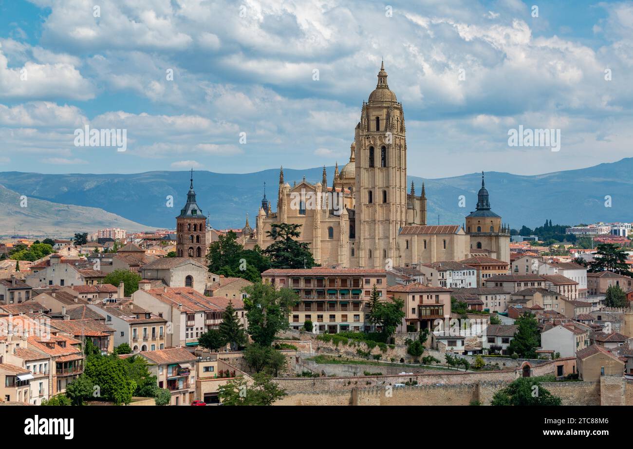 Una foto della cattedrale di Segovia vista dalla cima dell'Alcazar de Segovia (il palazzo) Foto Stock