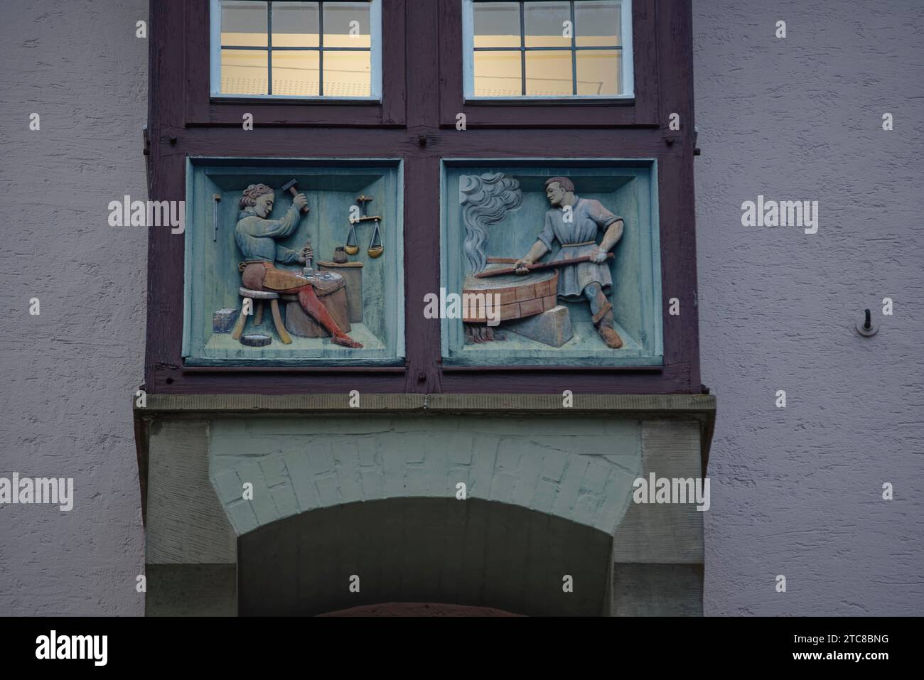 Presentazione di mestieri specializzati su facciate di edifici, mestieri specializzati, mestieri specializzati, mestieri specializzati, Schwaebisch Hall, Hohenlohe, Heilbronn-Franken Foto Stock