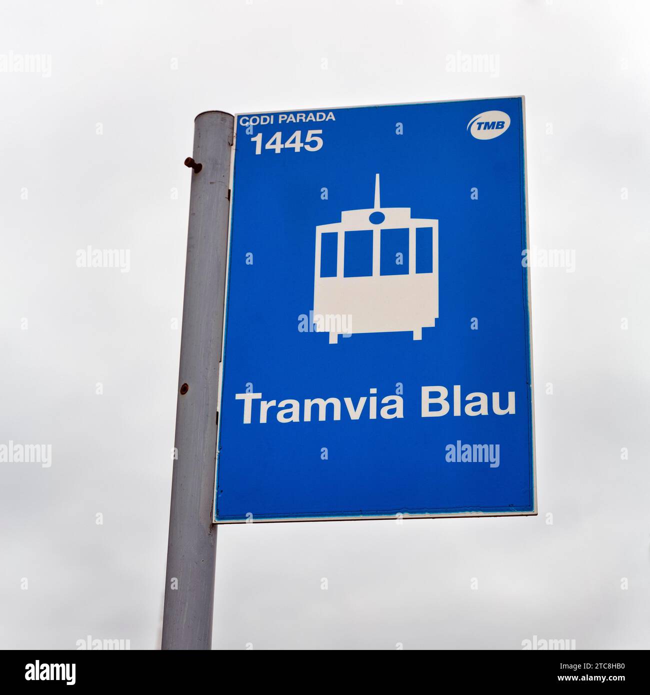 Tram blu nostalgico, cartello alla fermata del tram, iscrizione Tramvia Blau, pittogramma, Tibidabo, Barcellona, Spagna Foto Stock