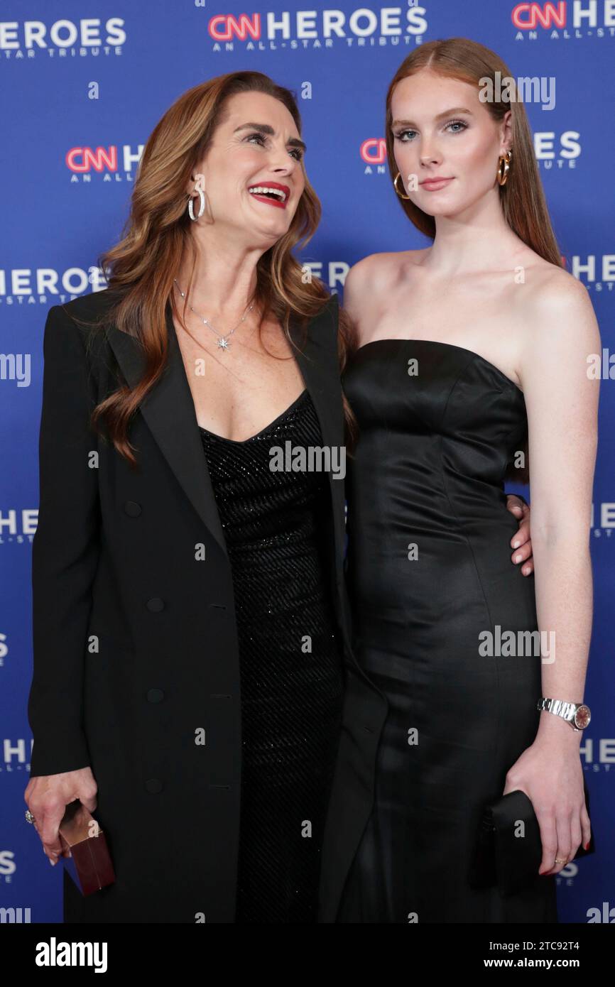 New York, USA, 10 dicembre 2023 - Grier Hammond Henchy e Brooke Shields hanno partecipato oggi al 17° annuale CNN Heroes 2023 al Museo di storia naturale di New York. Foto: Giada Papini Rampelotto/EuropaNewswire solo per uso editoriale. Non per USO commerciale! Foto Stock