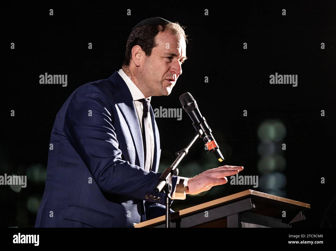 AMSTERDAM - ex vice primo ministro Lodewijk Asscher durante la celebrazione del festival ebraico Hanukkah sullo Zuidas. L'organizzazione ebraica Maccabi Netherlands e lo studente Rabbi Yanki Jacobs organizzarono l'incontro. ANP EVA PLEVIER paesi bassi OUT - belgio OUT Foto Stock