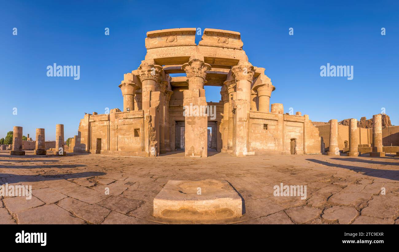 Kom Ombo, Egitto - Una vista del Tempio di Kom Ombo, Governatorato di Assuan, Egitto. Foto Stock
