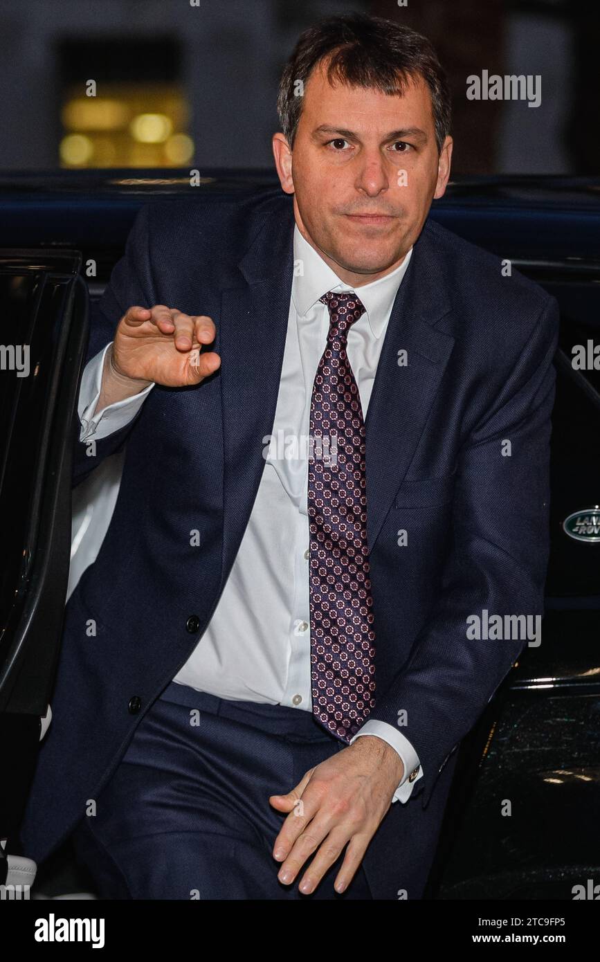 Londra, Regno Unito. 11 dicembre 2023. John Glen, Paymaster General e Ministro dell'Ufficio di Gabinetto, è visto entrare nell'Ufficio di Gabinetto a Whitehall questa sera in un giorno turbolento per il governo conservatore. Crediti: Imageplotter/Alamy Live News Foto Stock
