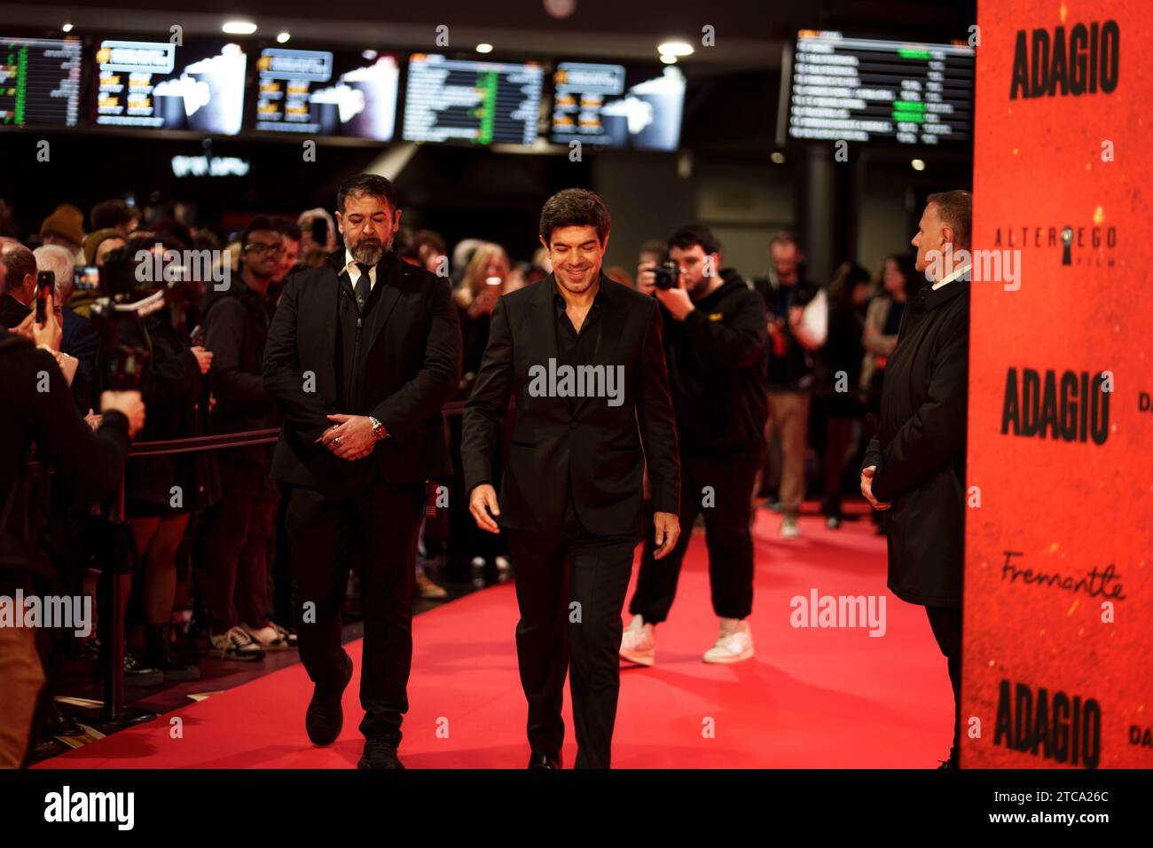 ROMA, ITALIA - 11 DICEMBRE: Pierfrancesco Favino partecipa al Red carpet per il film "Adagio" allo Space Parco De Medici l'11 dicembre 2023 in Ro Foto Stock