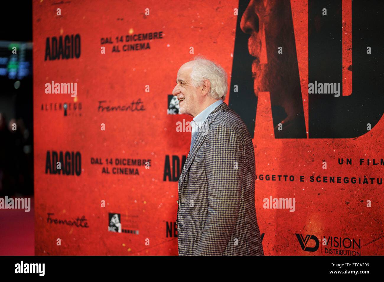 ROMA, ITALIA - 11 DICEMBRE: Toni Servillo partecipa al Red carpet per il film "Adagio" allo Space Parco De Medici l'11 dicembre 2023 a Roma, Ita Foto Stock