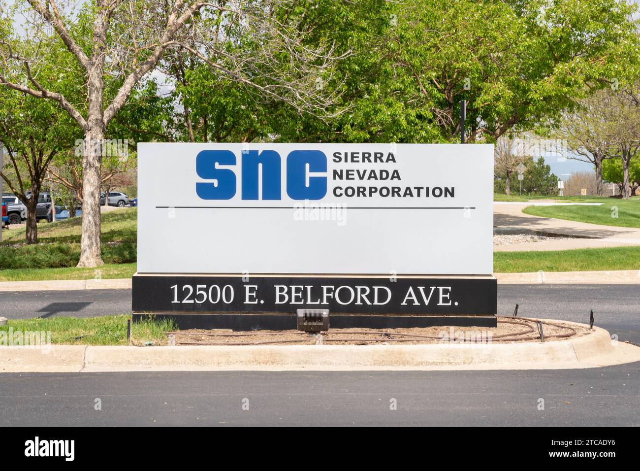 Il segno della società SNC (Sierra Nevada Corporation) a Englewood, Colorado, USA Foto Stock