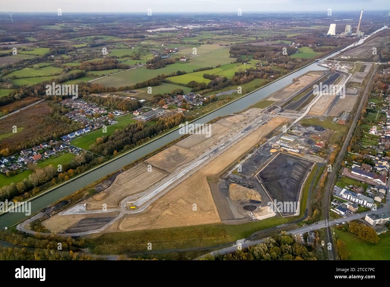 Veduta aerea, Wasserstadt Aden, sul canale Datteln-Hamm, area di costruzione di un quartiere urbano progettato sul sito dell'ex miniera Haus Aden, Foto Stock