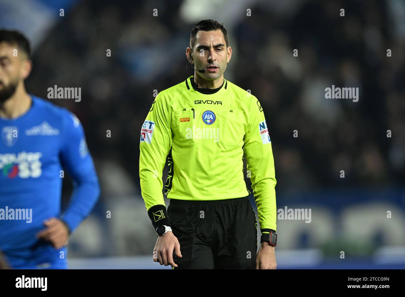 Andrea Colombo (arbitro) durante la partita italiana di serie A tra Empoli 1-1 Lecce allo Stadio Carlo Castellani l'11 dicembre 2023 ad Empoli, Italia. Credito: Maurizio Borsari/AFLO/Alamy Live News Foto Stock