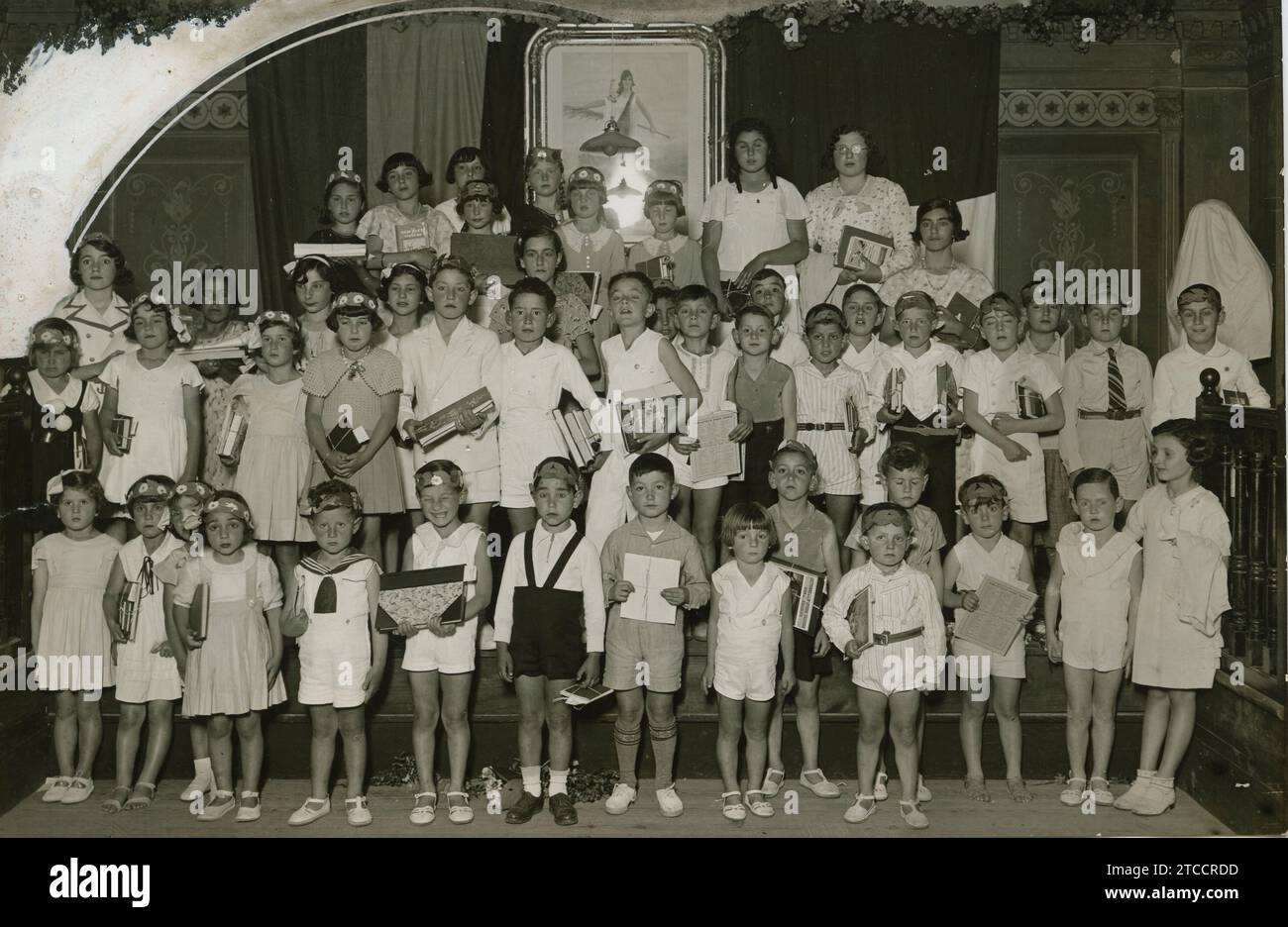La Coruña, luglio 1933. Gli studenti premiati alla cerimonia tenutasi presso il Secondary Education Institute, alla fine dell'anno accademico 1932-1933. Crediti: Album / Archivo ABC / foto Blanco Foto Stock