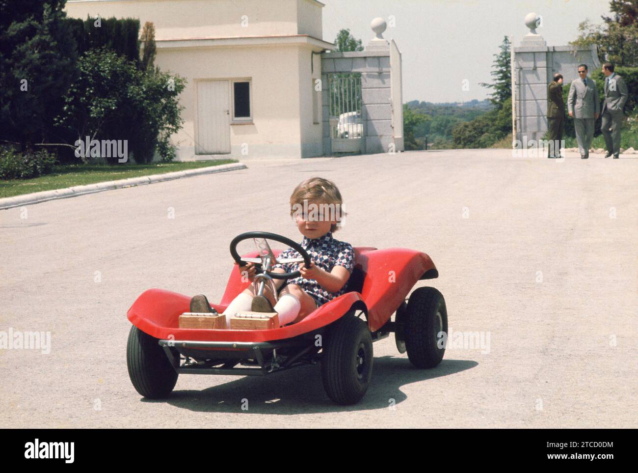 Madrid, giugno 1973. Felipe vi quando era figlio del principe Juan Carlos, a bordo del suo kart nel Palazzo Zarzuela. Crediti: Album / Archivo ABC Foto Stock