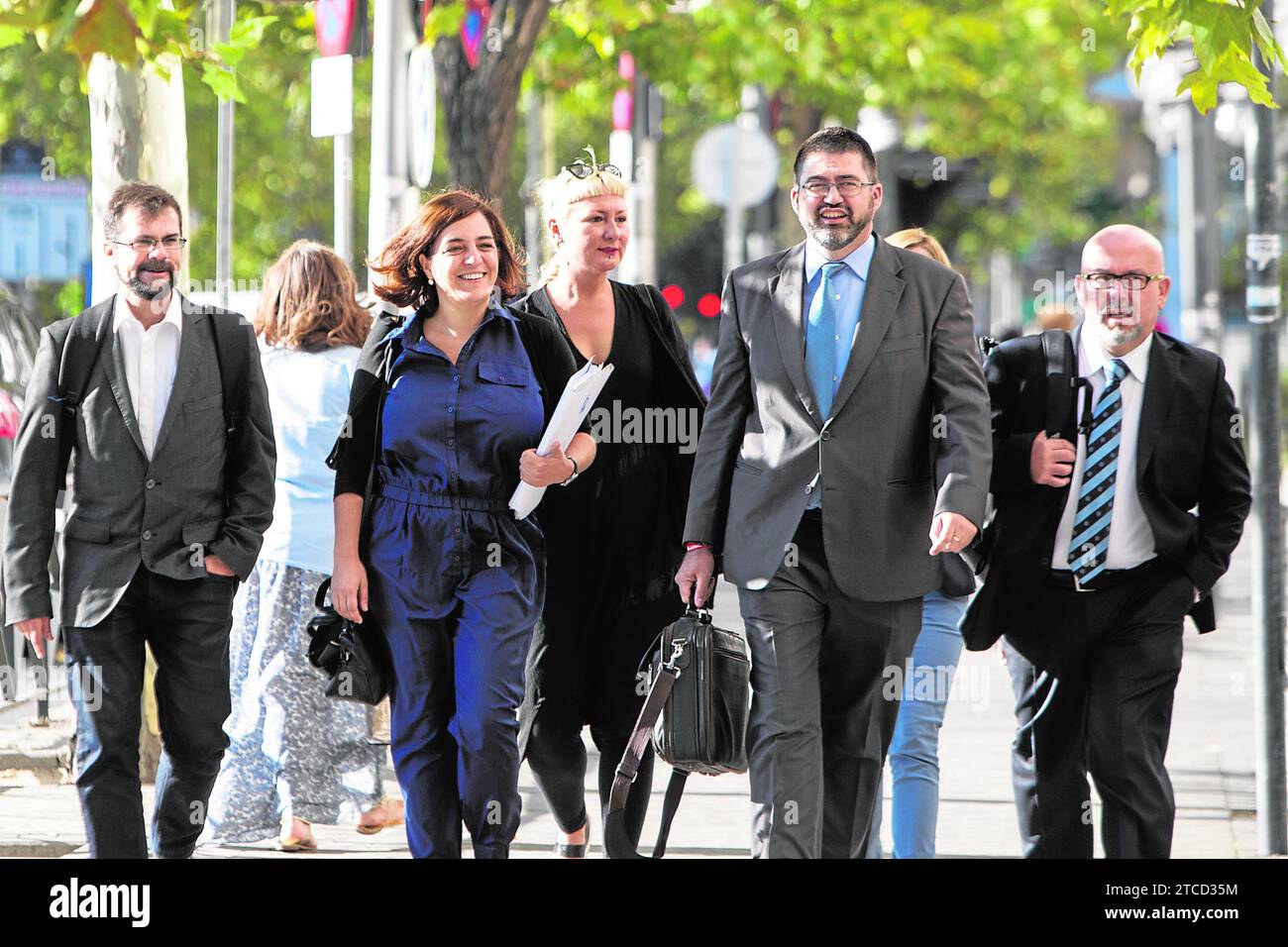 Madrid, 18/09/2017. I consiglieri di Ahora Madrid, Sánchez Mato e Celia Mayer, vanno a testimoniare presso i tribunali di Plaza Castilla. Foto: Isabel Permuy. ARCHDC. Crediti: Album / Archivo ABC / Isabel B Permuy Foto Stock