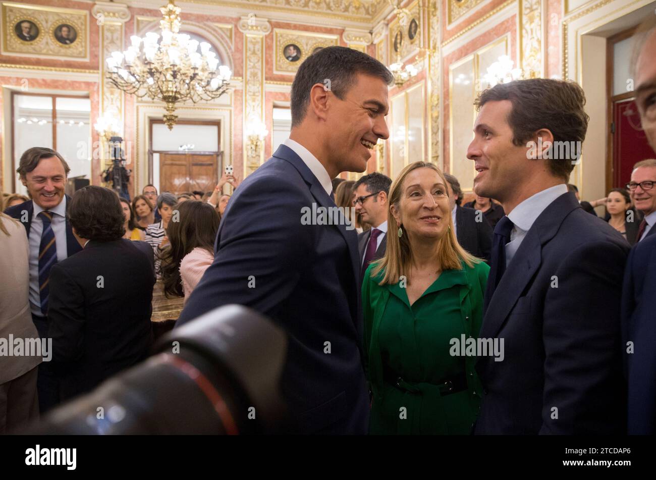 Madrid, 09/06/2018. Ana Pastor, Pío García Escudero e Pedro Sánchez presentano gli atti di commemorazione del 40° anniversario della Costituzione al Congresso dei deputati. Foto: Ignacio Gil ARCHDC. Crediti: Album / Archivo ABC / Ignacio Gil Foto Stock