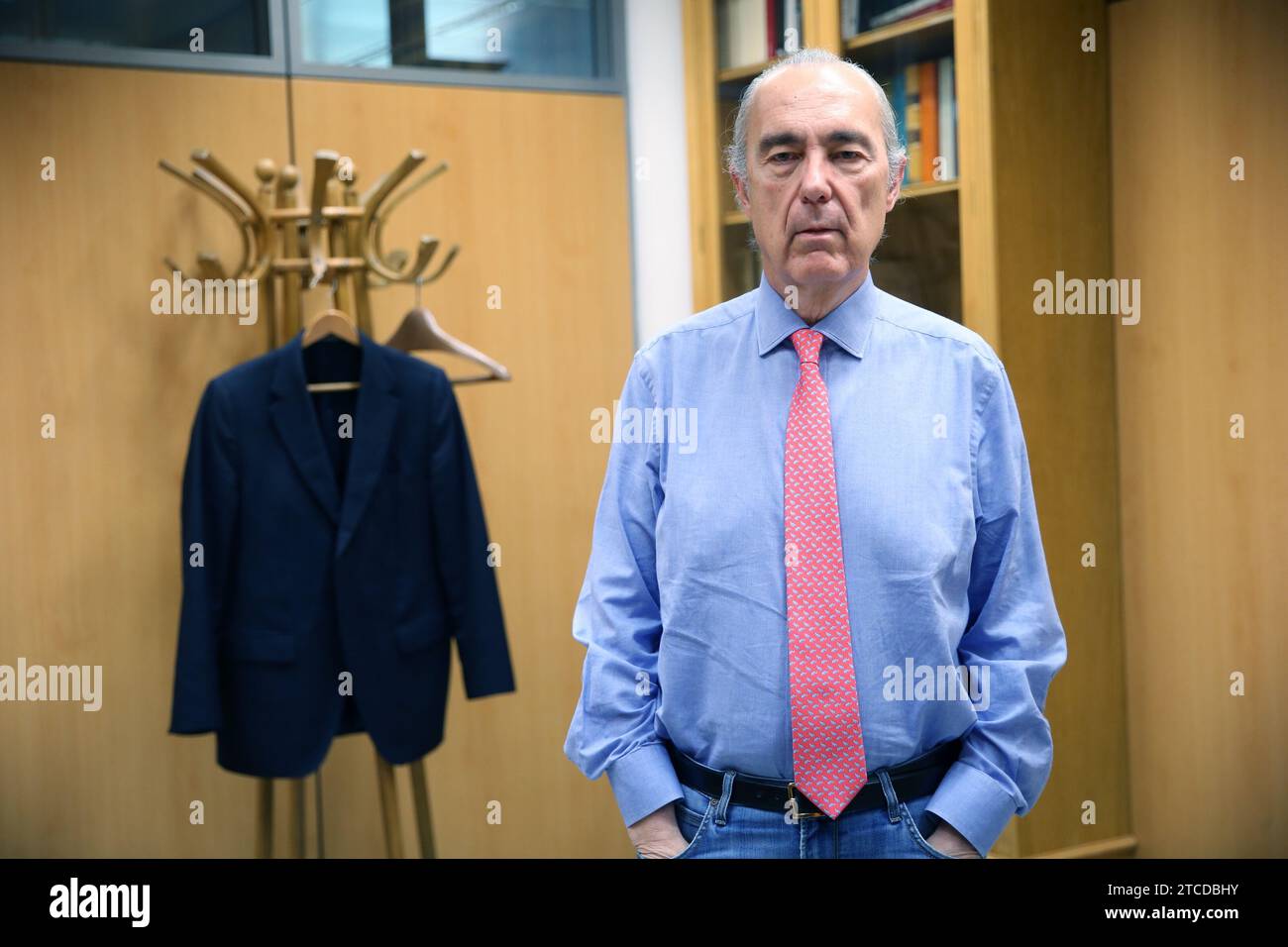 Madrid, 18/04/2018. Intervista allo scrittore Luis Alberto de Cuenca. Foto: Ernesto Agudo. ArchDC. Crediti: Album / Archivo ABC / Ernesto Agudo Foto Stock