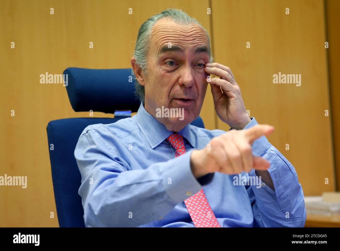 Madrid, 18/04/2018. Intervista allo scrittore Luis Alberto de Cuenca. Foto: Ernesto Agudo. ArchDC. Crediti: Album / Archivo ABC / Ernesto Agudo Foto Stock