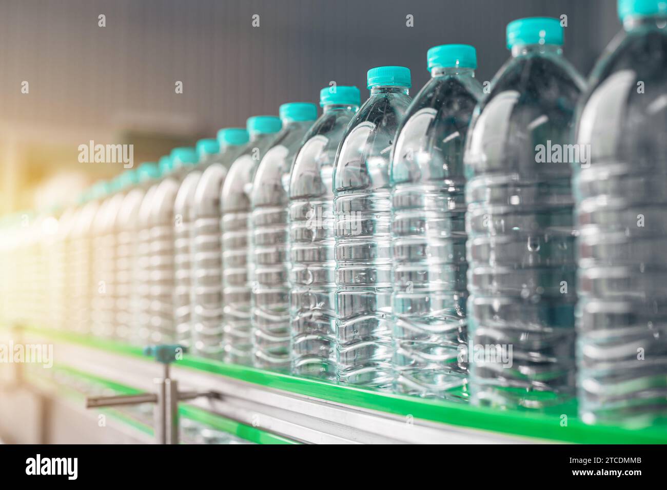 Bottiglie d'acqua da 5 litri immagini e fotografie stock ad alta  risoluzione - Alamy