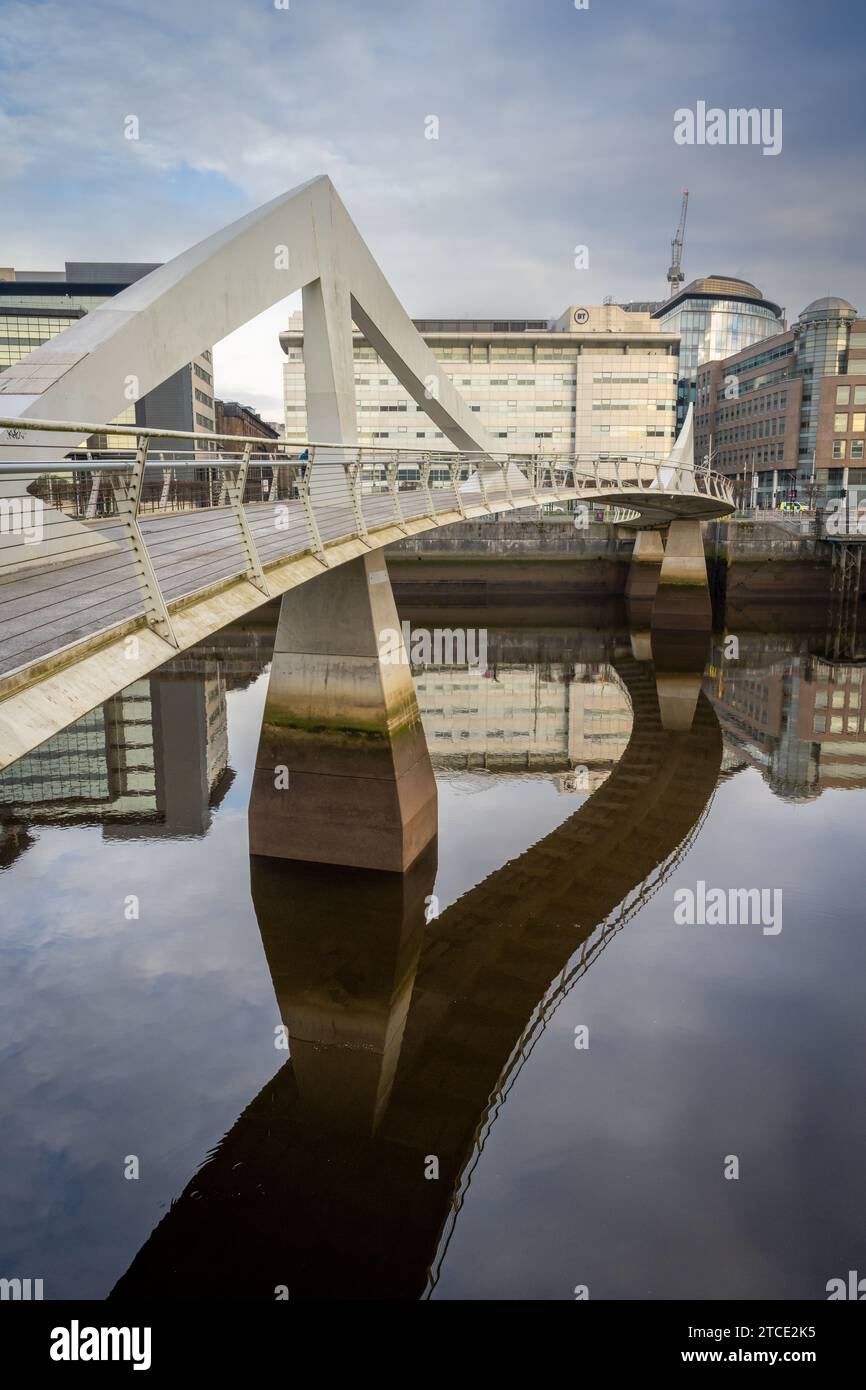 Squiggly Bridge sul Clyde, Glasgow Foto Stock