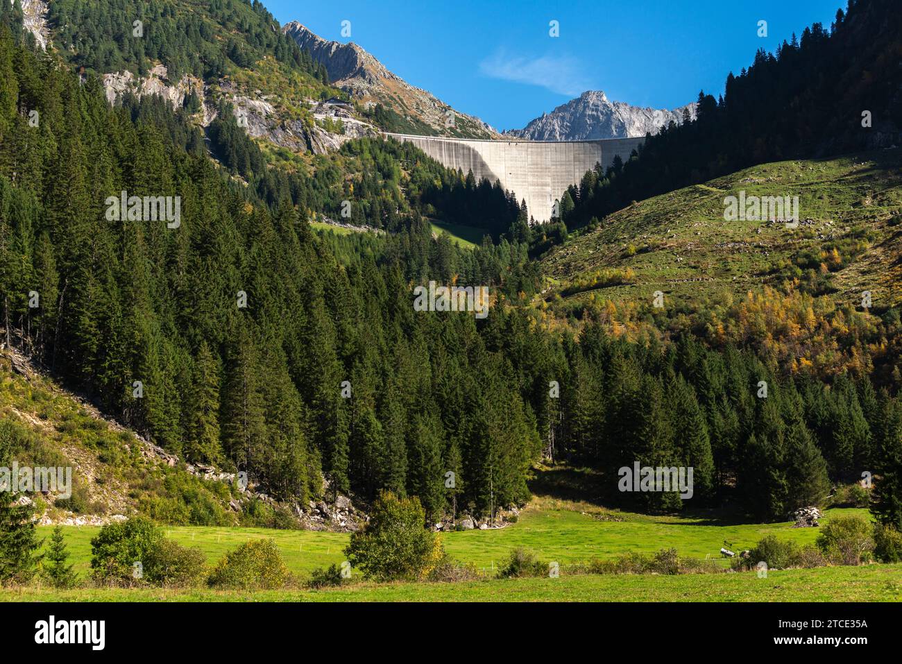 Diga di Zillergrund, comune di Brandberg, Valle Zillergrund, Alpi dello Zillertal, Tirolo, Austria Foto Stock