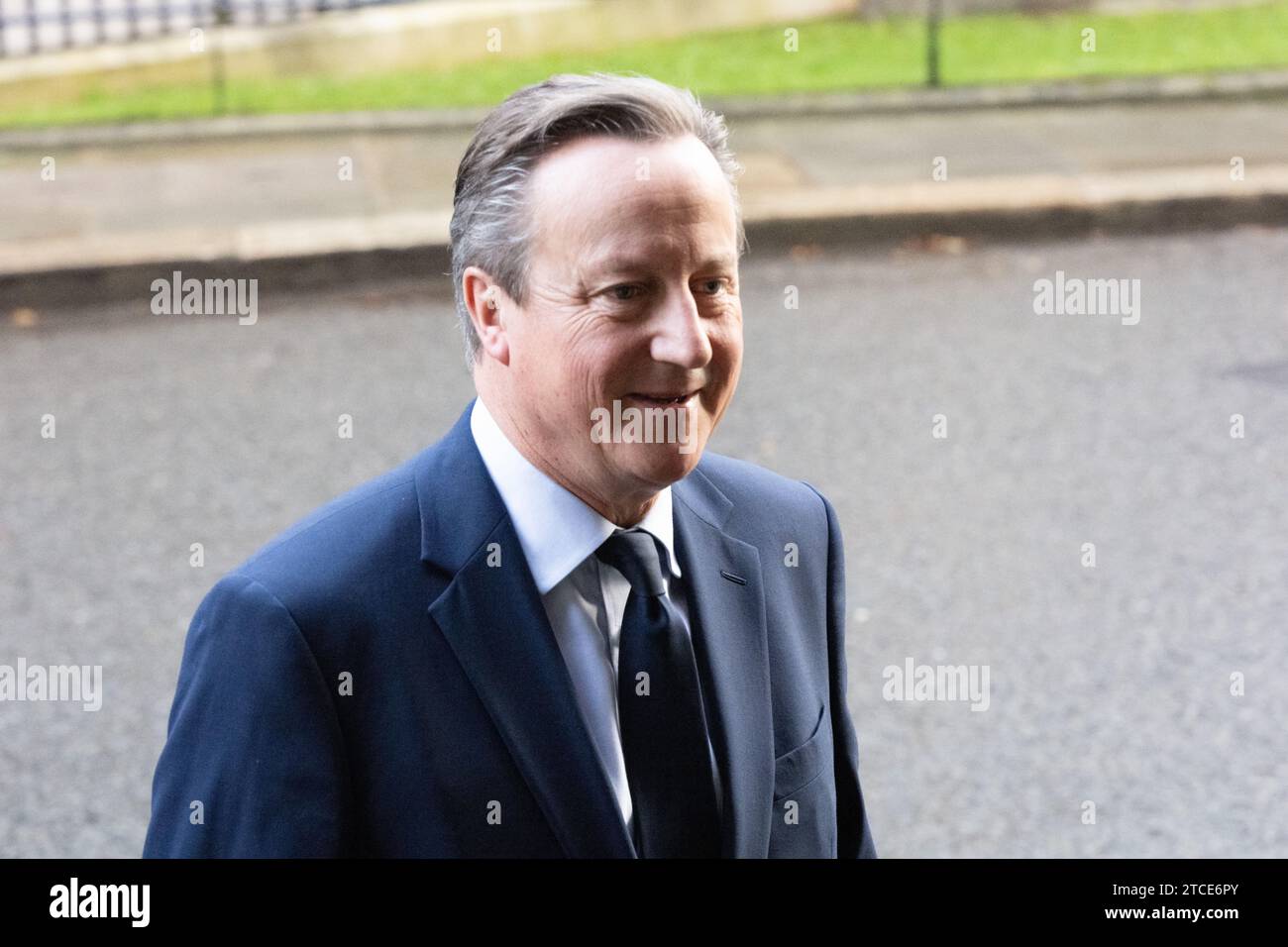 Londra, Regno Unito. 12 dicembre 2023. David Cameron, Segretario degli Esteri, lascia una riunione di gabinetto al 10 di Downing Street a Londra. Crediti: Ian Davidson/Alamy Live News Foto Stock