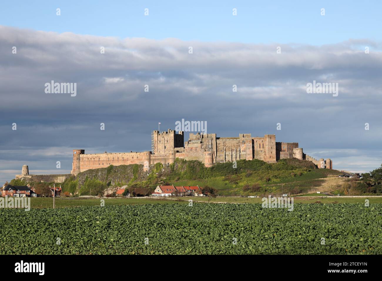 Il castello di Bamburgh, Northumberland, England, Regno Unito Foto Stock