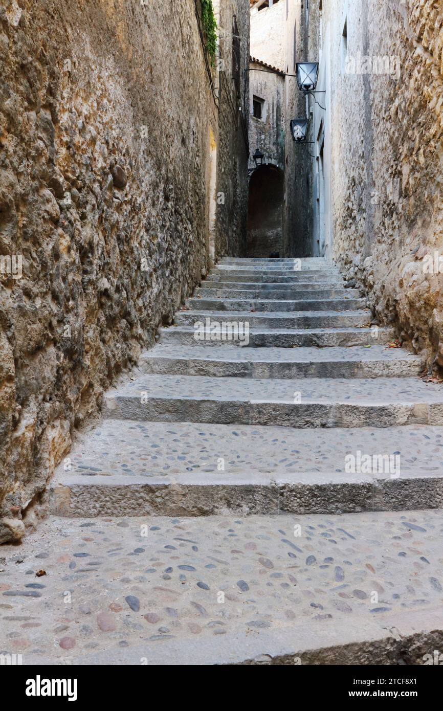 Strade medievali nel centro storico di Girona Foto Stock