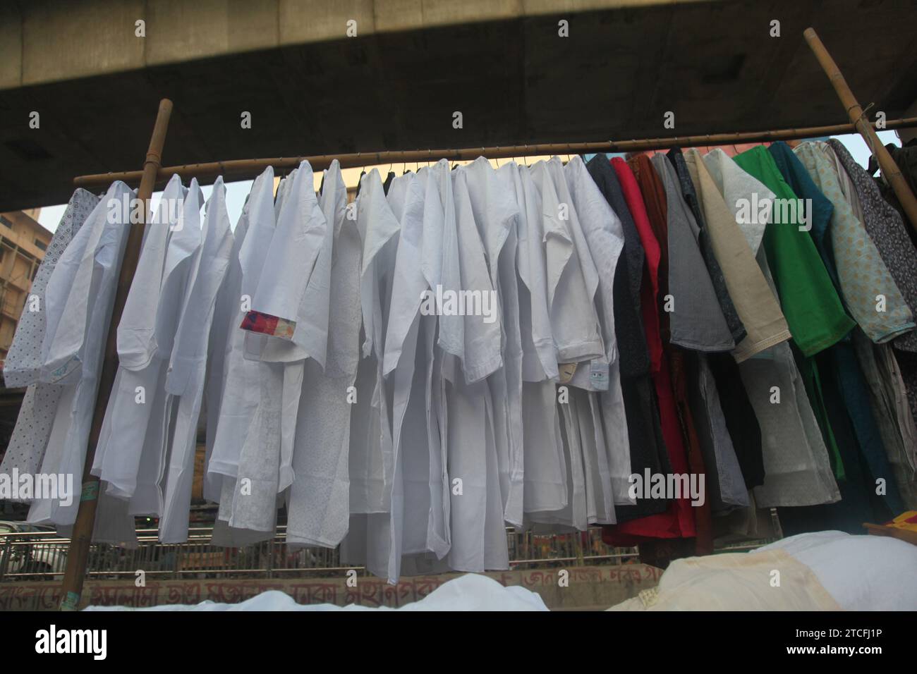 Dhaka Bangladesh 01 gennaio 2001, Street Winter Clothes Market a Baitul Mukarram Dhaka .Nazmul islam/ alamy live news. Foto Stock