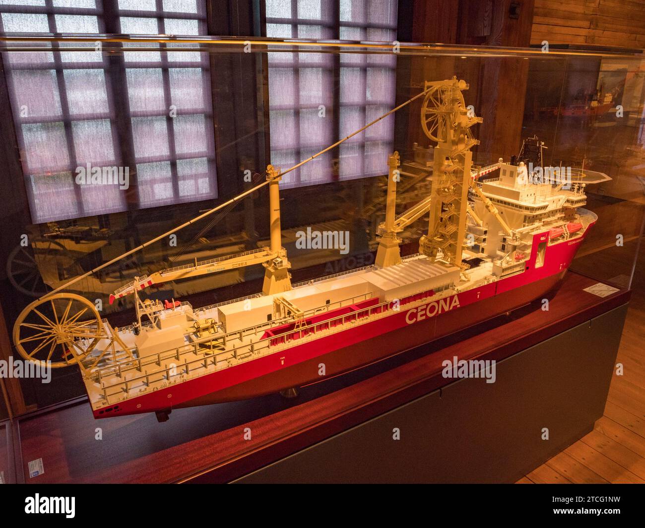 Modello della MV "Ceona Amazon", una nave per la posa di tubi, Museo marittimo internazionale di HafenCity, Amburgo, Germania. Foto Stock