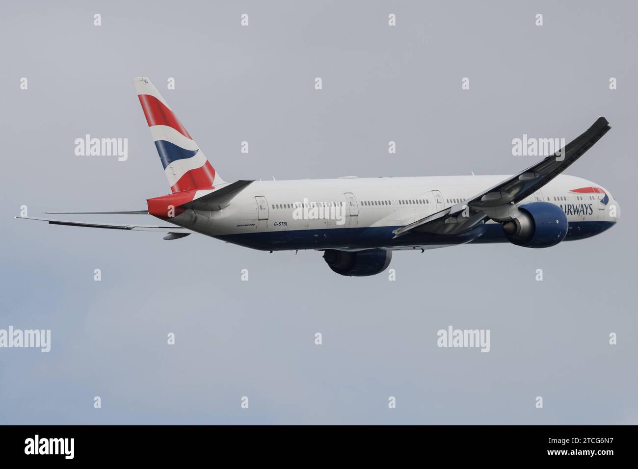 Die Boeing 777-336ER B77W der Fluglinie British Airways BA / BAW mit der Registrierung G-STBL MSN: 42124 startet vom Flughafen London Heathrow Airport EGLL/LHR. London Greater London Vereinigtes Königreich *** il Boeing 777 336 ER B77W della compagnia aerea British Airways BA BAW con registrazione G STBL MSN 42124 parte dall'aeroporto di Londra Heathrow EGLL LHR London Greater London United Kingdom Foto Stock