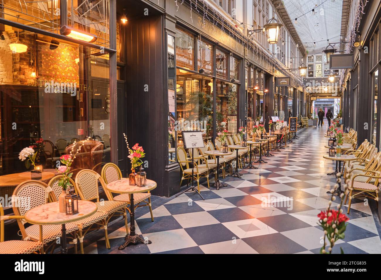 Cardiff, South Glamorgan, Galles, Europa - 14 novembre 2023: High Street Arcade Barkers Tea Rooms. Foto Stock