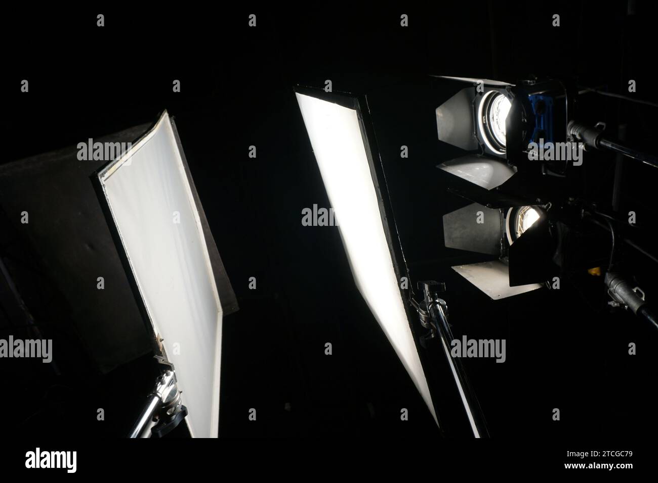 apparecchiature di illuminazione per l'industria cinematografica, filtri di attenuazione della luce e luci Foto Stock