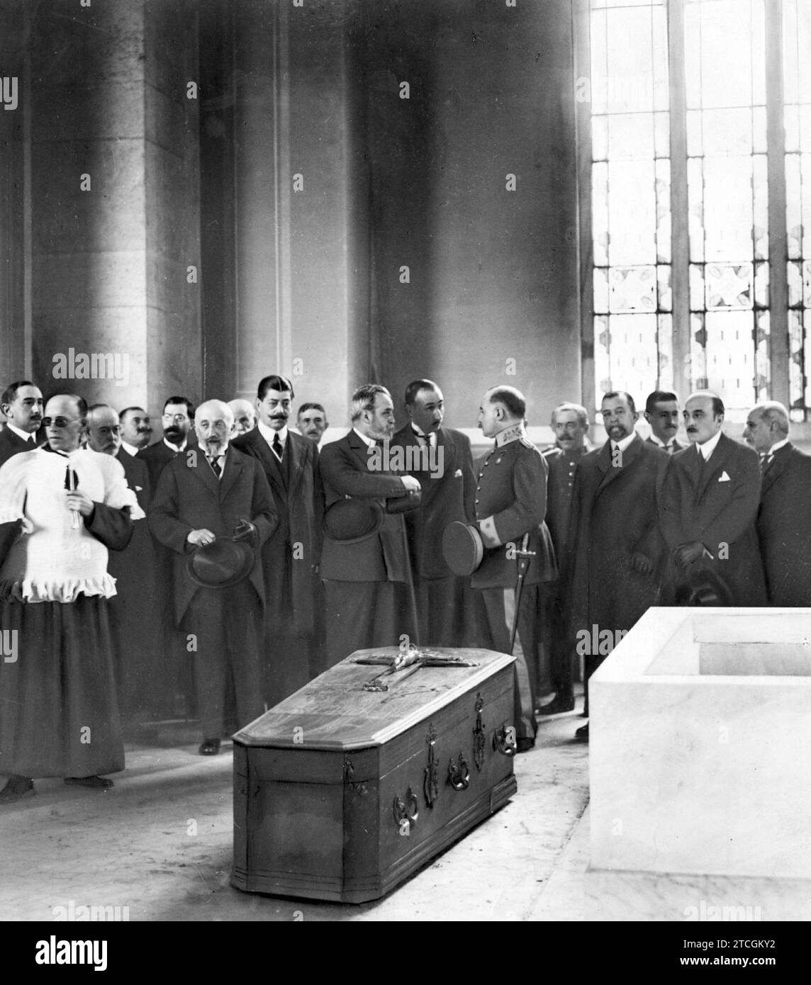 11/06/1922. Madrid. Nella Basilica di Atocha. Trasferimento dei resti di D. Eduardo al Pantheon degli uomini illustri. Crediti: Album / Archivo ABC / Julio Duque Foto Stock