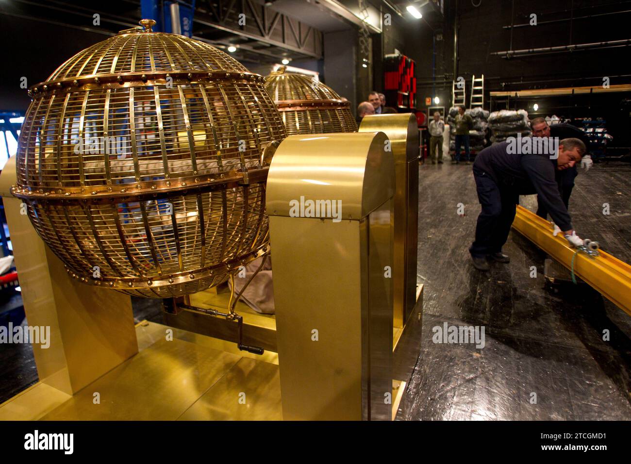 16.12.2013 Madrid. Arrivo della National Lottery batteria Teatro Real foto, Isabel Permuy ARCHDC. Crediti: Album / Archivo ABC / Isabel B Permuy Foto Stock